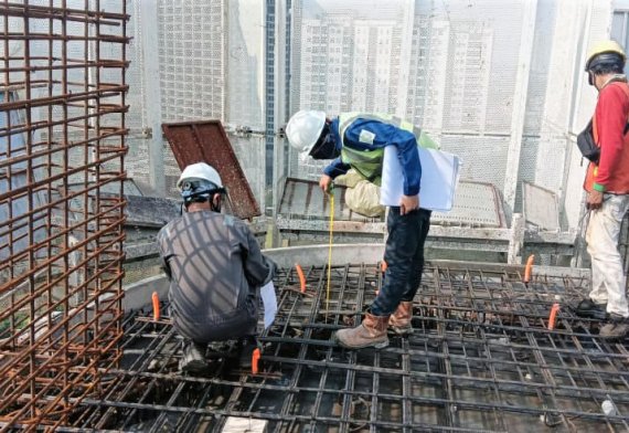 Inspecting the joint of the shear-wall, block, and slab of The Lana Apartment site